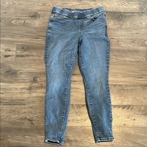 Signature gold by Levi’s totally shaping pull on skinny jeans